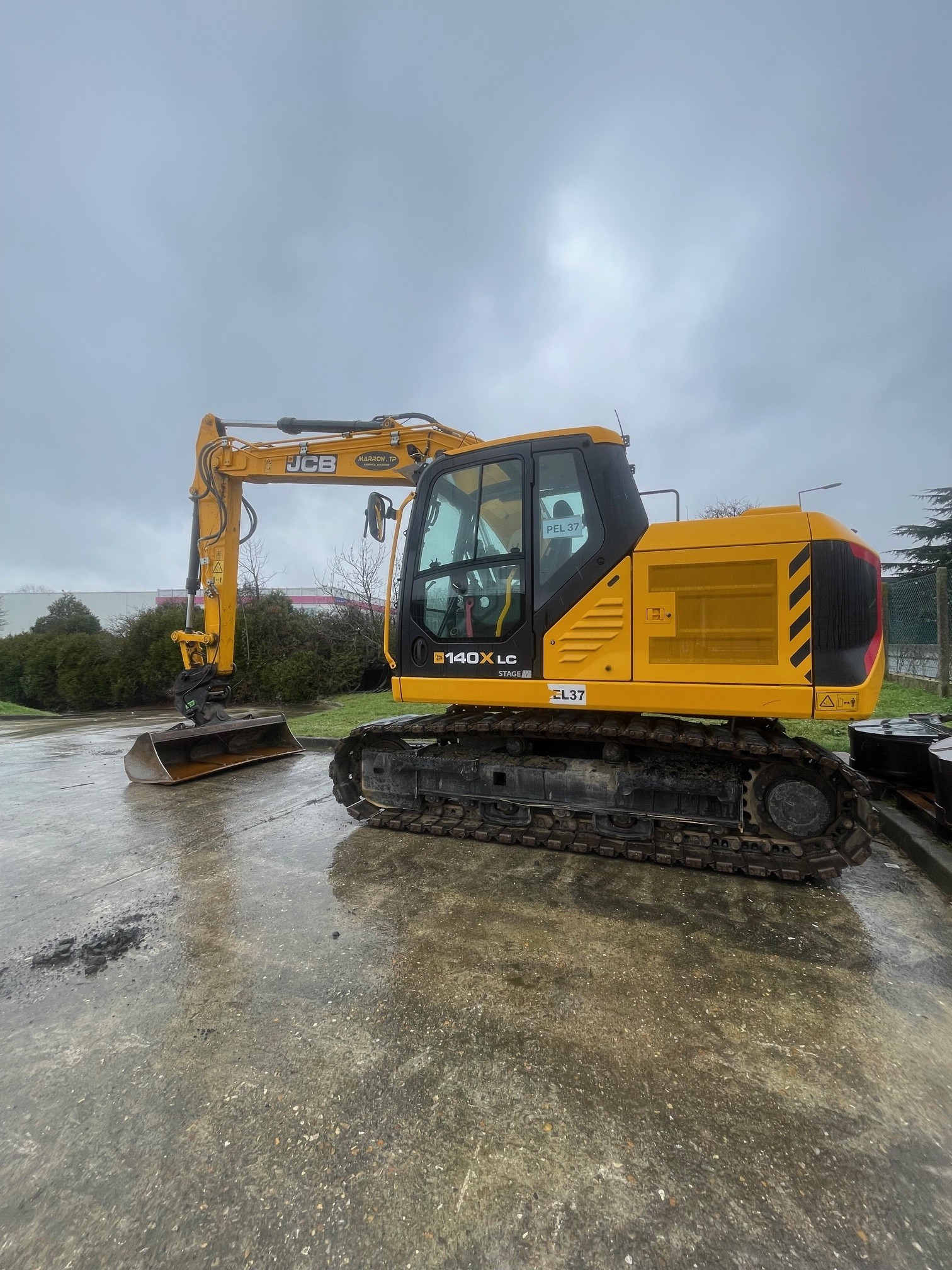 Pelle à chenilles JCB 140X